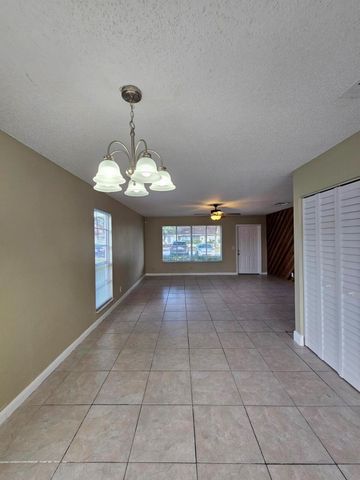 4786 Orleans Court W D, West Palm Beach, FL 33415