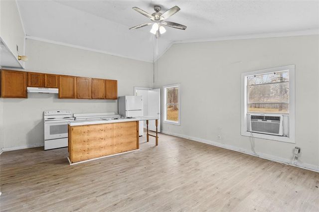 31 Jackson Road, Huntsville, TX 77320