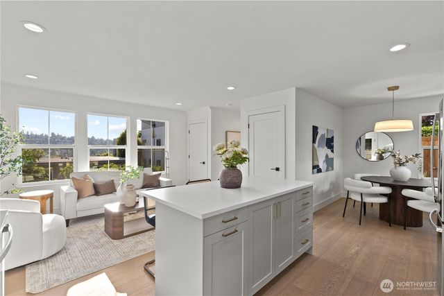 3245 13th Avenue W, Seattle, WA 98119