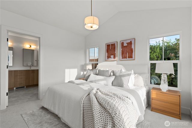 3245 13th Avenue W, Seattle, WA 98119