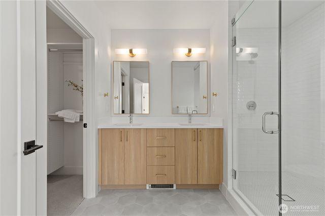 3245 13th Avenue W, Seattle, WA 98119