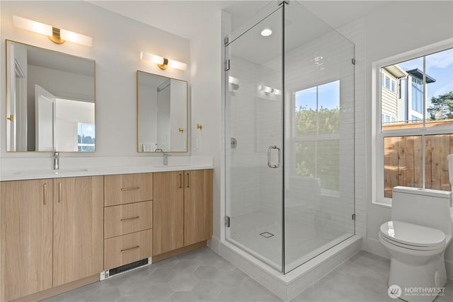3245 13th Avenue W, Seattle, WA 98119