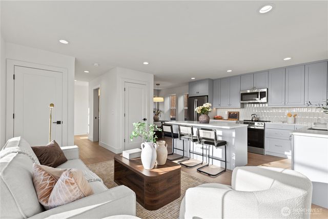 3245 13th Avenue W, Seattle, WA 98119