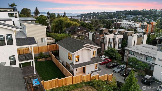 3245 13th Avenue W, Seattle, WA 98119