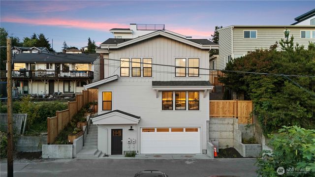 3245 13th Avenue W, Seattle, WA 98119