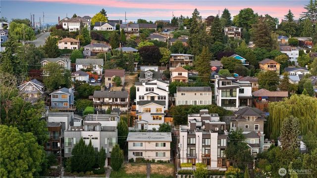 3245 13th Avenue W, Seattle, WA 98119