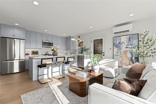 3245 13th Avenue W, Seattle, WA 98119