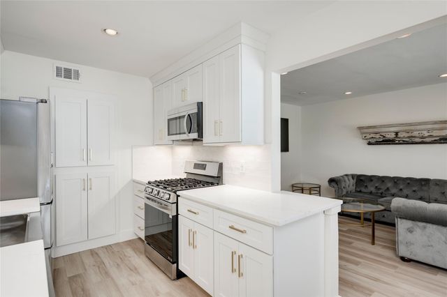 505 W 7th ST 102, Austin, TX 78701