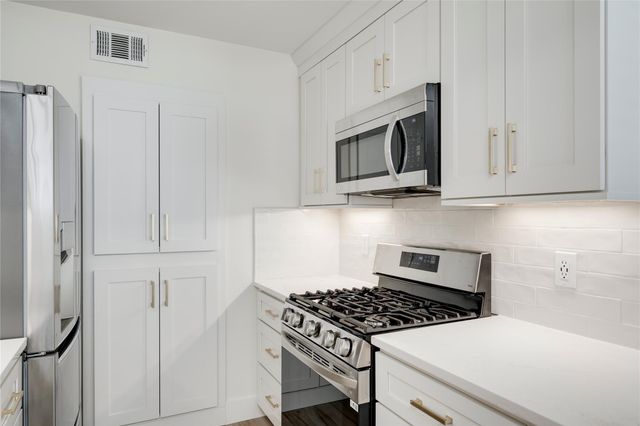 505 W 7th ST 102, Austin, TX 78701