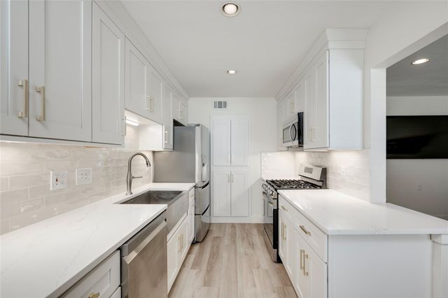 505 W 7th ST 102, Austin, TX 78701