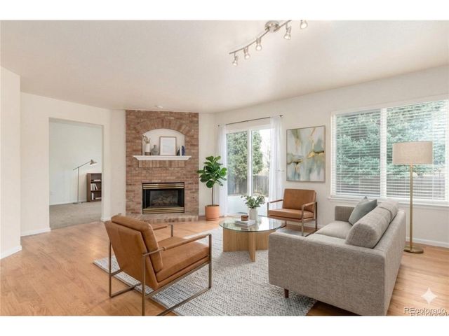 8825 Fairview Oaks Pl, Lone Tree, CO 80124