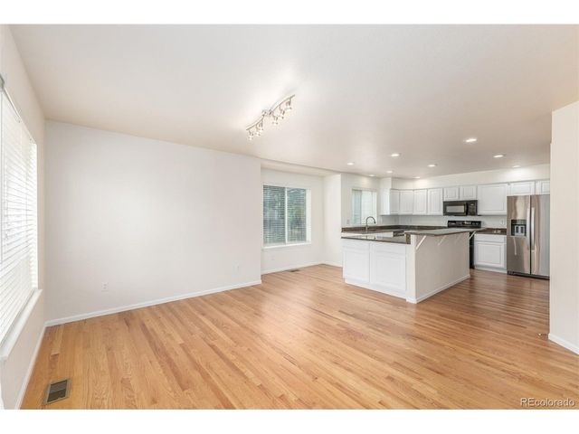 8825 Fairview Oaks Pl, Lone Tree, CO 80124