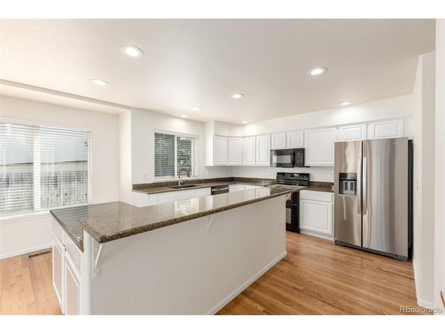 8825 Fairview Oaks Pl, Lone Tree, CO 80124