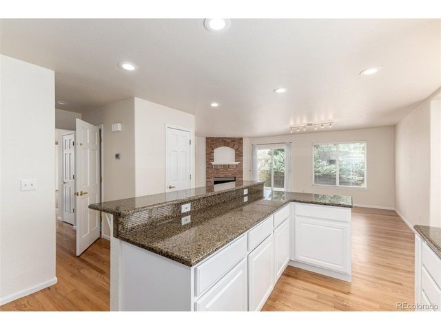 8825 Fairview Oaks Pl, Lone Tree, CO 80124