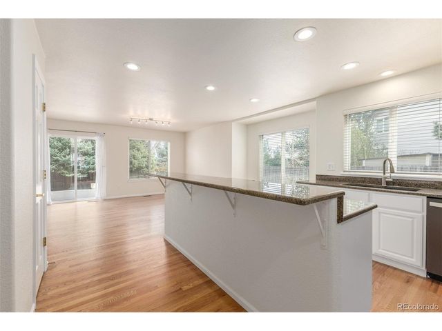 8825 Fairview Oaks Pl, Lone Tree, CO 80124