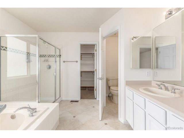 8825 Fairview Oaks Pl, Lone Tree, CO 80124