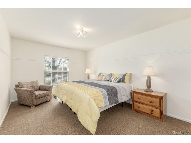 8825 Fairview Oaks Pl, Lone Tree, CO 80124