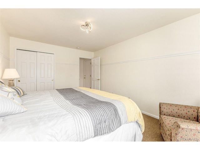 8825 Fairview Oaks Pl, Lone Tree, CO 80124