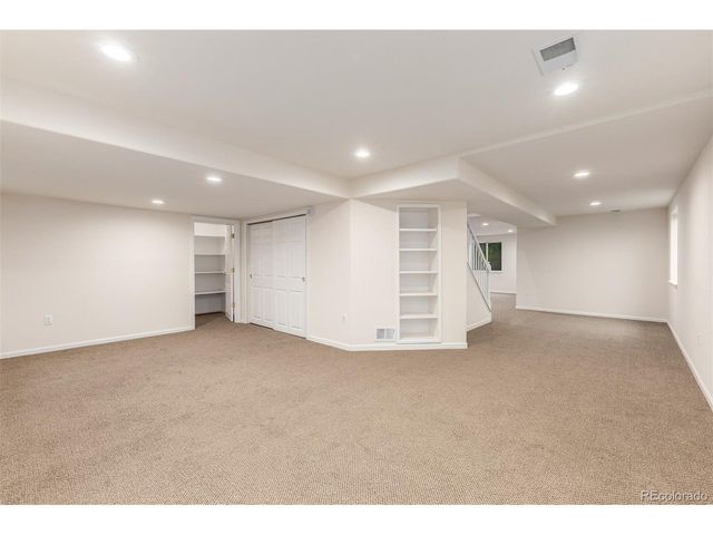 8825 Fairview Oaks Pl, Lone Tree, CO 80124