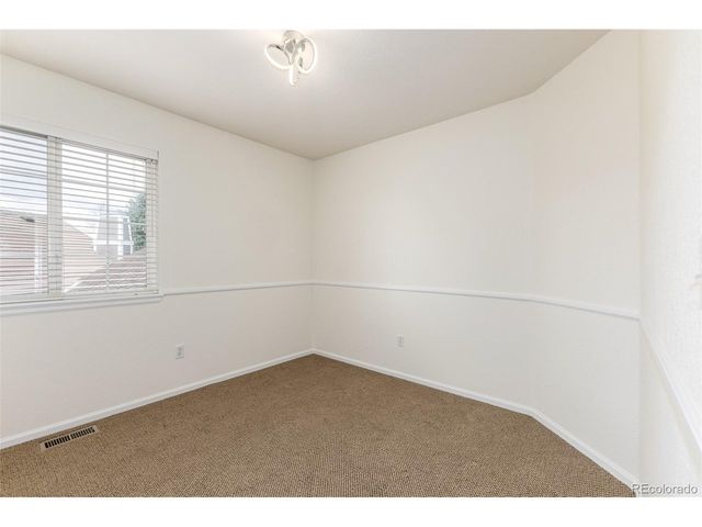 8825 Fairview Oaks Pl, Lone Tree, CO 80124