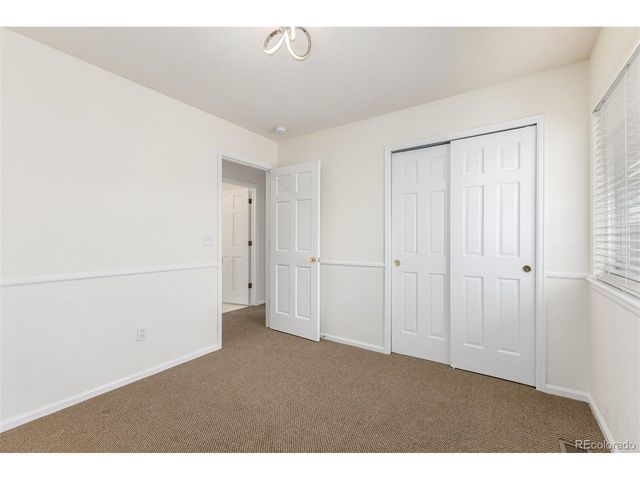 8825 Fairview Oaks Pl, Lone Tree, CO 80124