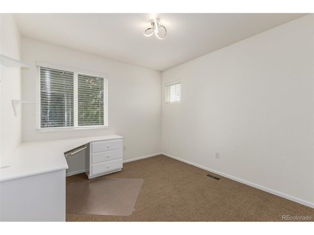 8825 Fairview Oaks Pl, Lone Tree, CO 80124