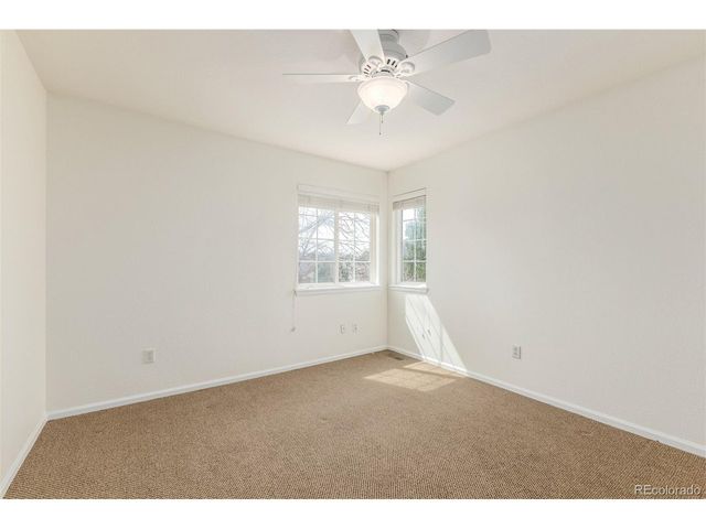 8825 Fairview Oaks Pl, Lone Tree, CO 80124