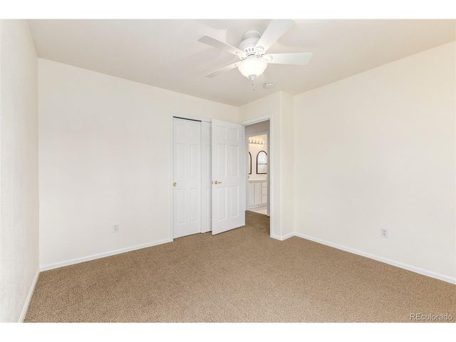 8825 Fairview Oaks Pl, Lone Tree, CO 80124