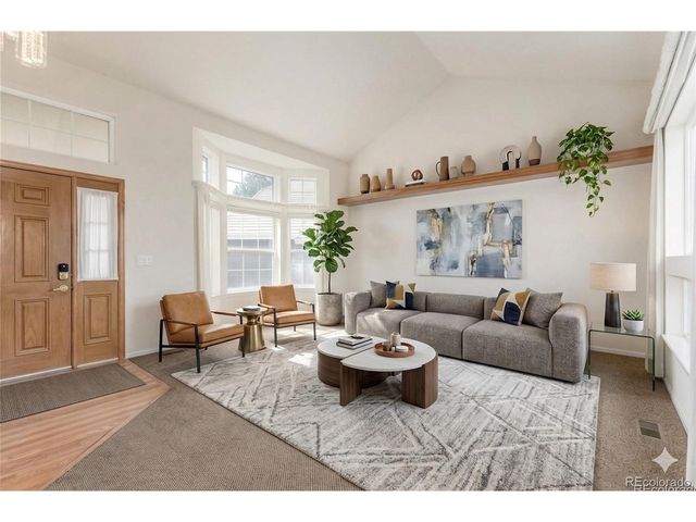 8825 Fairview Oaks Pl, Lone Tree, CO 80124