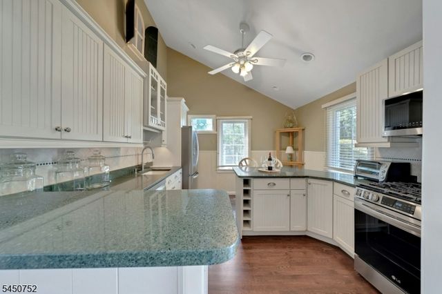67 Fox Hill Rd, Parsippany-troy Hills Twp., NJ 07834