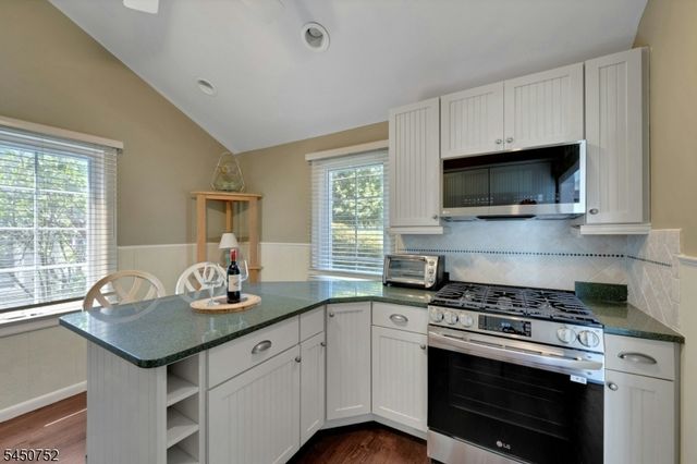 67 Fox Hill Rd, Parsippany-troy Hills Twp., NJ 07834