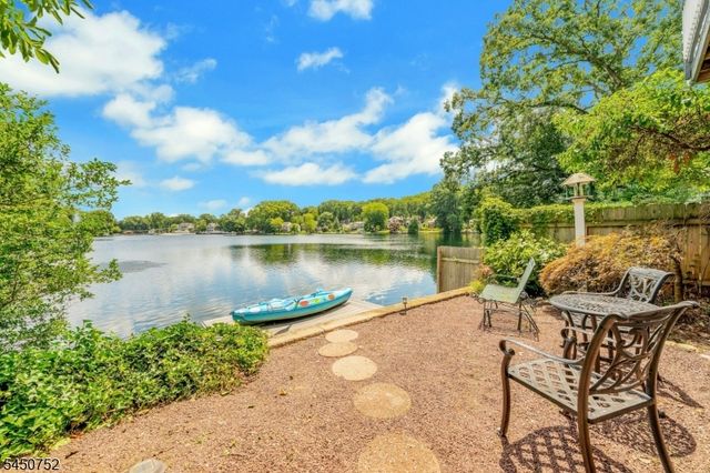 67 Fox Hill Rd, Parsippany-troy Hills Twp., NJ 07834