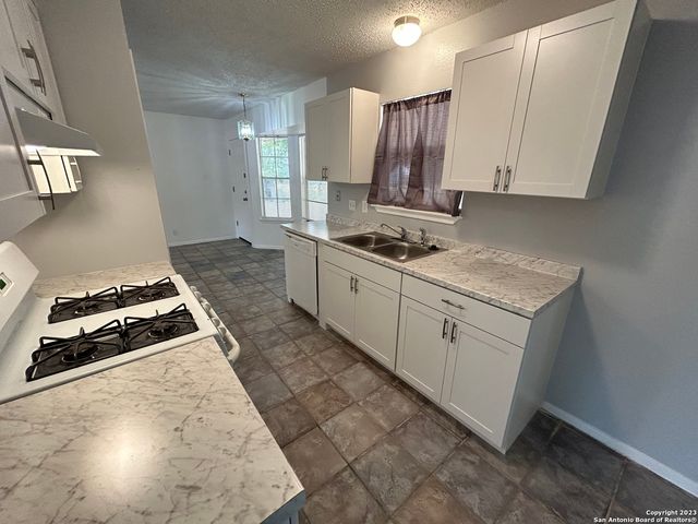 7338 Marble Creek Dr, San Antonio, TX 78238