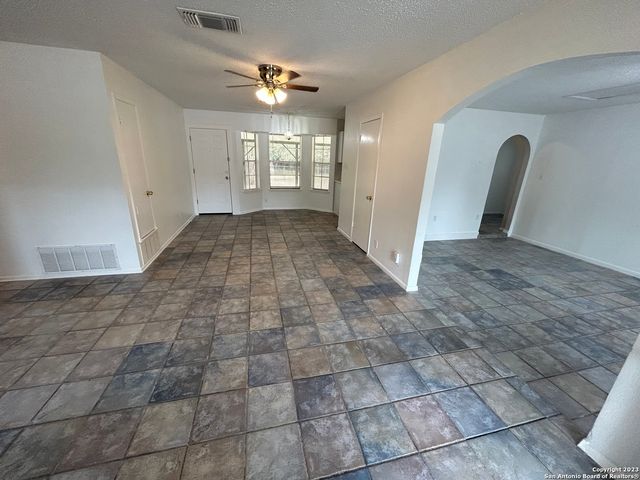 7338 Marble Creek Dr, San Antonio, TX 78238