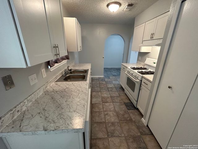 7338 Marble Creek Dr, San Antonio, TX 78238