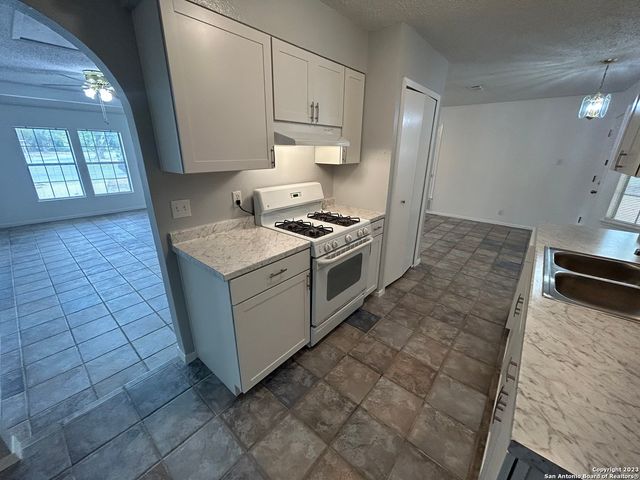 7338 Marble Creek Dr, San Antonio, TX 78238