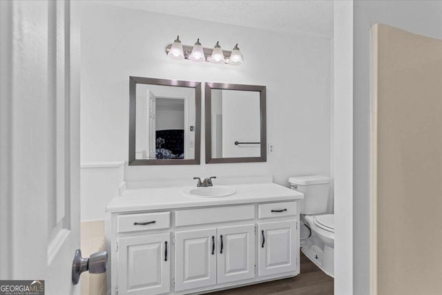 870 Hounds Ridge Court, Lawrenceville, GA 30043