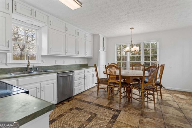 870 Hounds Ridge Court, Lawrenceville, GA 30043