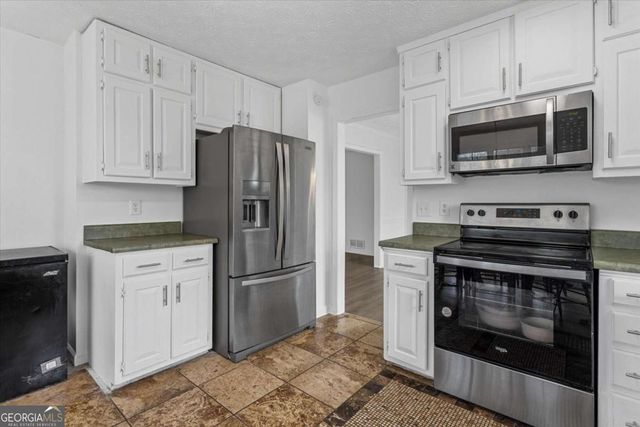 870 Hounds Ridge Court, Lawrenceville, GA 30043