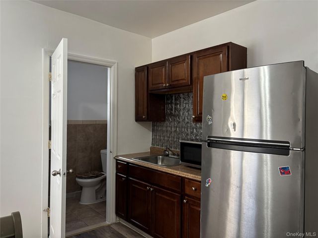 29 Saint Andrews Place, Yonkers, NY 10705