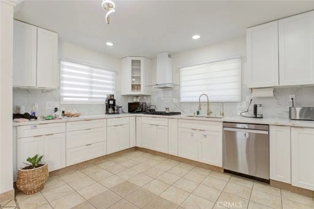 11377 Gaynor Ave, Granada Hills, CA 91344
