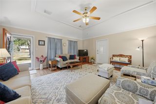 319 Shady Acres LN, Brenham, TX 77833