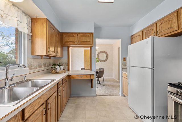 742 ARAPAHO ST, Cheyenne, WY 82009