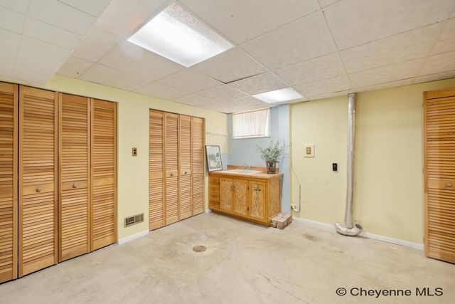 742 ARAPAHO ST, Cheyenne, WY 82009