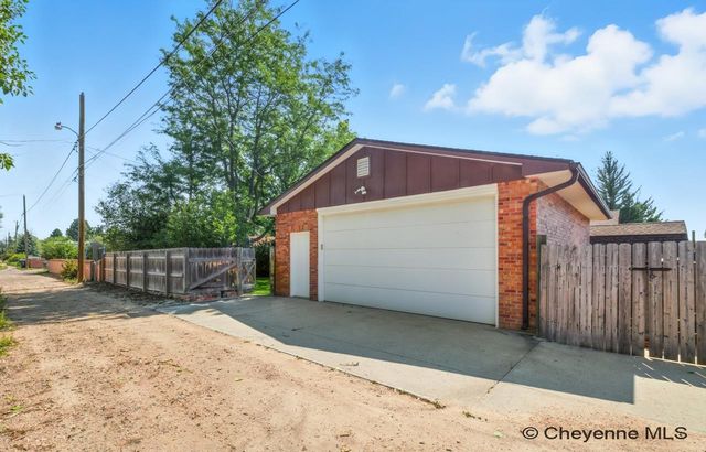 742 ARAPAHO ST, Cheyenne, WY 82009