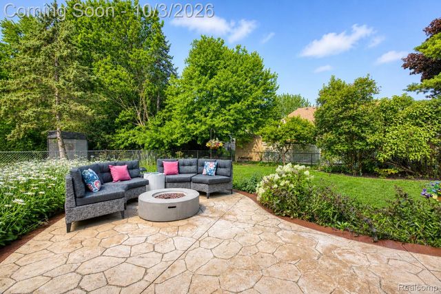 40019 Gulliver Drive, Sterling Heights, MI 48310