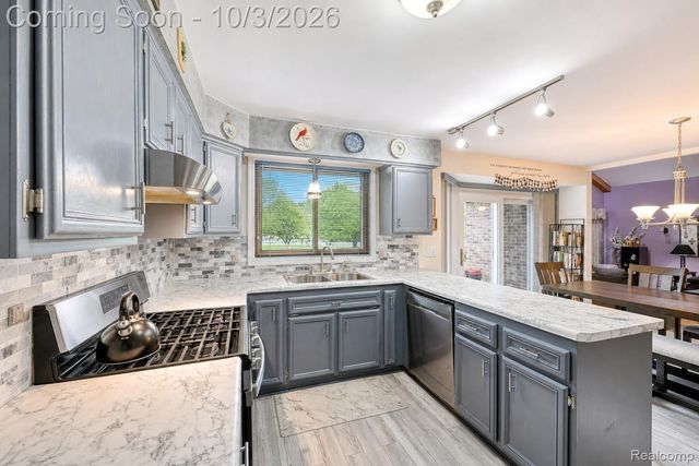 40019 Gulliver Drive, Sterling Heights, MI 48310