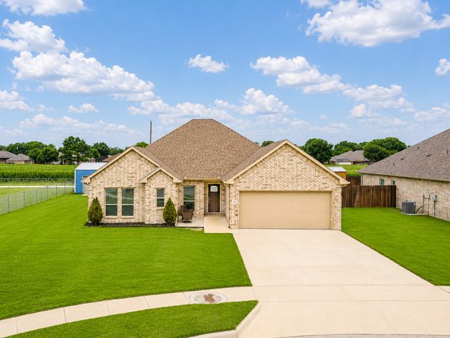 505 N Neu Drive, Lindsay, TX 76250