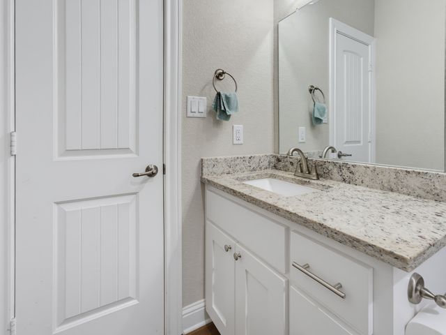 505 N Neu Drive, Lindsay, TX 76250