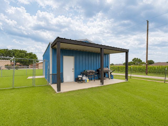 505 N Neu Drive, Lindsay, TX 76250
